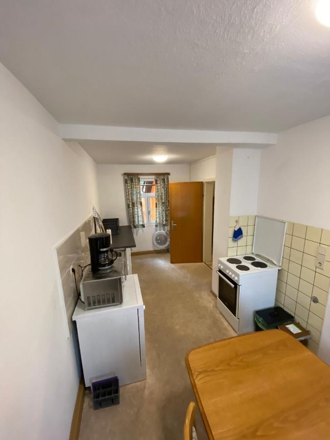 Einfaches Haus Mit Privatzimmern Und Gemeinschaftsraeumen *